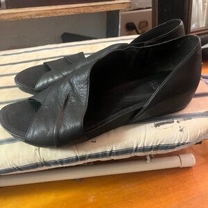 Eileen Fisher flats sandals black leather size 10